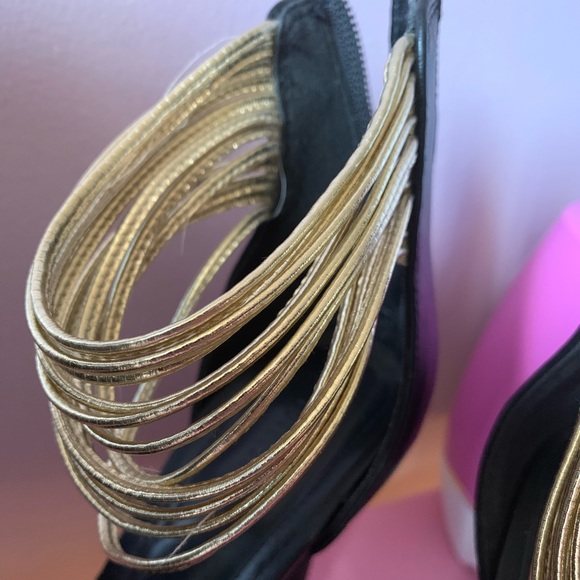 Forever 21 black heels - Picture 4 of 5